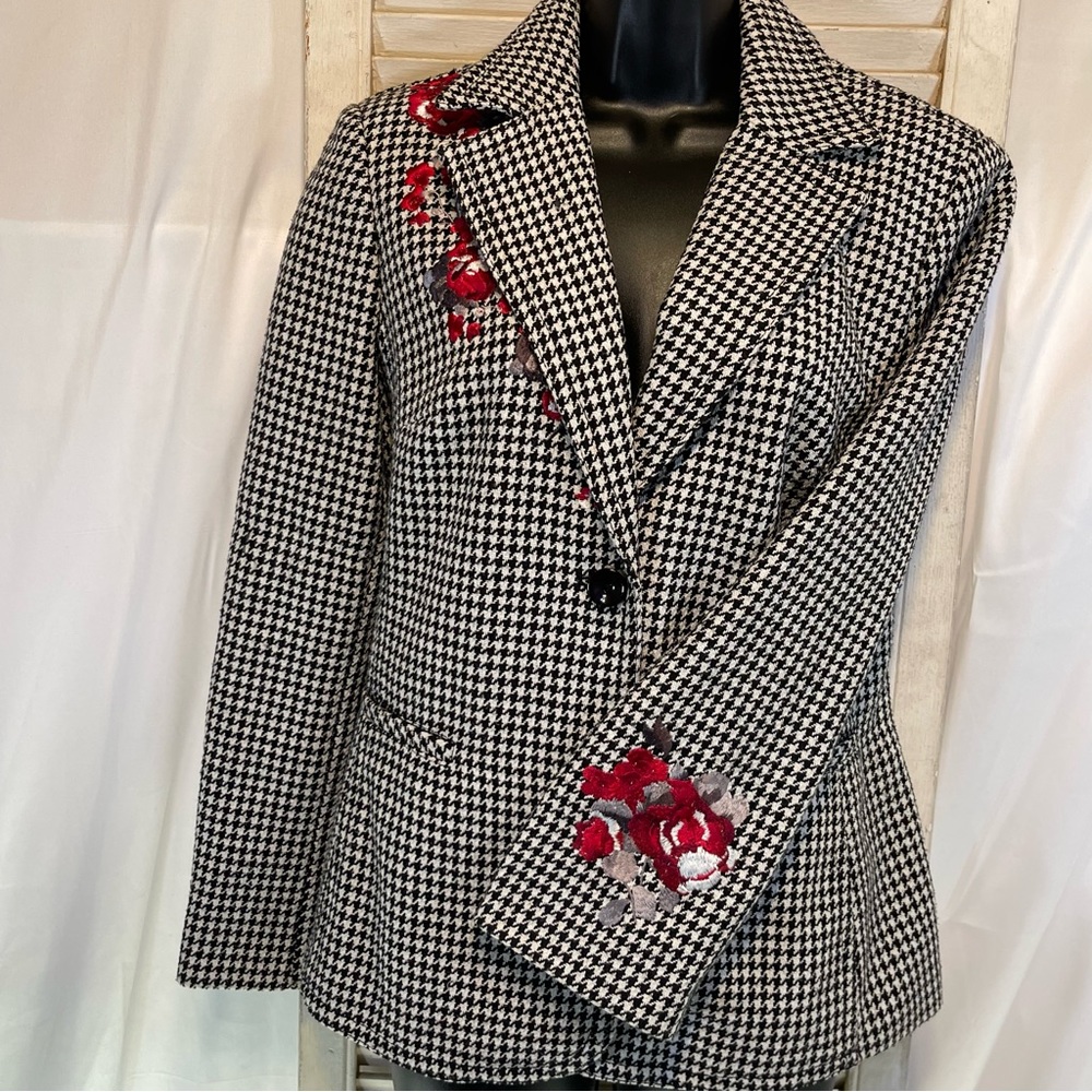 Focus Womens houndstooth blazer with embellishments size 6